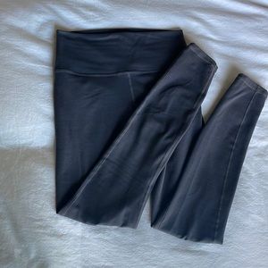 Womens full length leggings from Fabletics. In great condition! Grey,size XS/0-2